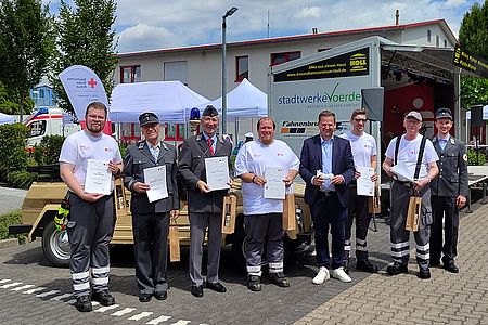 Geehrte Mitglieder des DRK Ortsvereins Wesel mit ihren Auszeichnungen